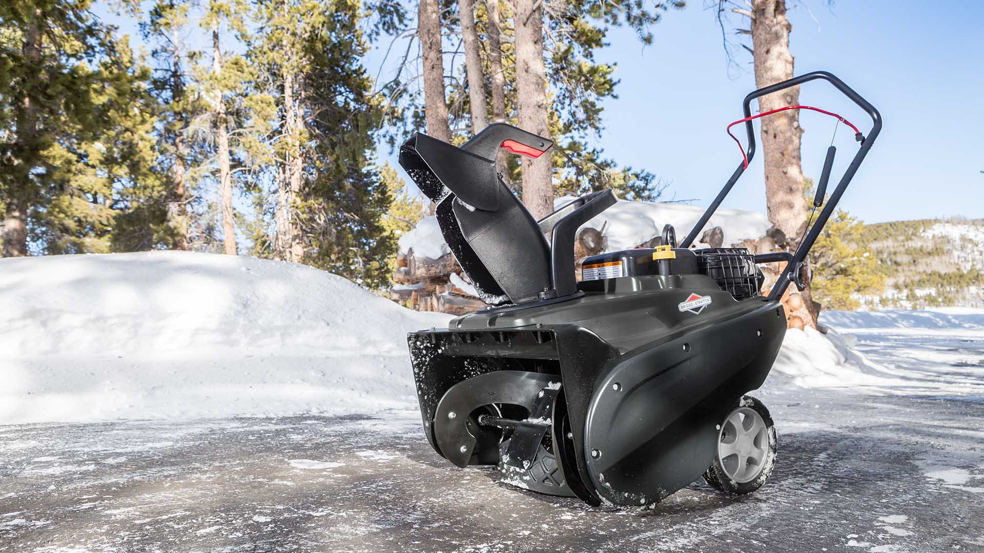 Review: Briggs & Stratton 1022E (1696715) Snow Blower - SnowBlowers.net